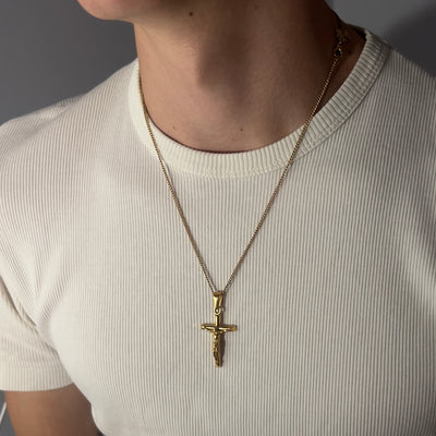 CRUCIFIX NECKLACE (ORO)